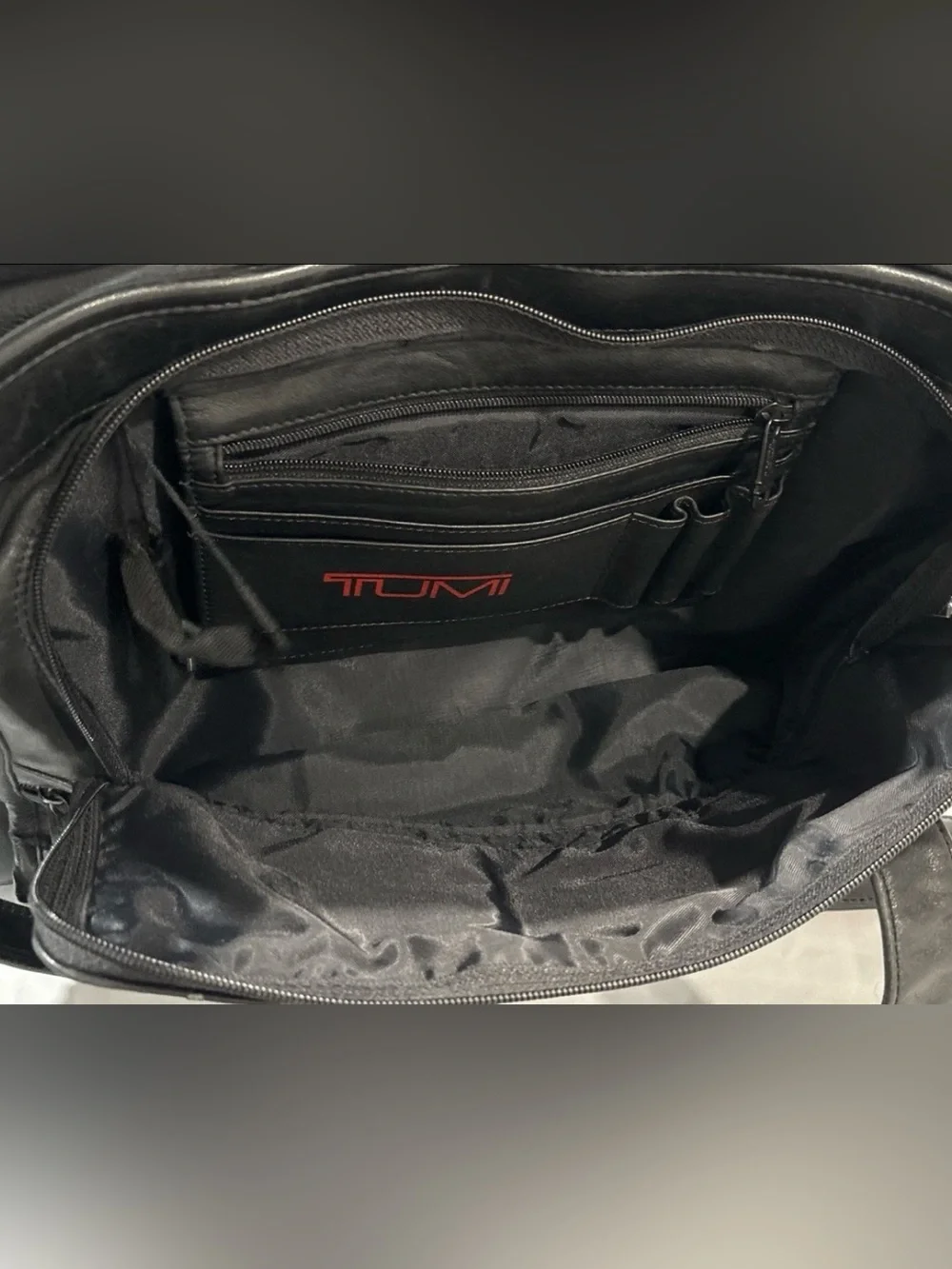 Tumi Business Briefcase Black Leather 16x12” Messenger Work Travel Laptop Bag